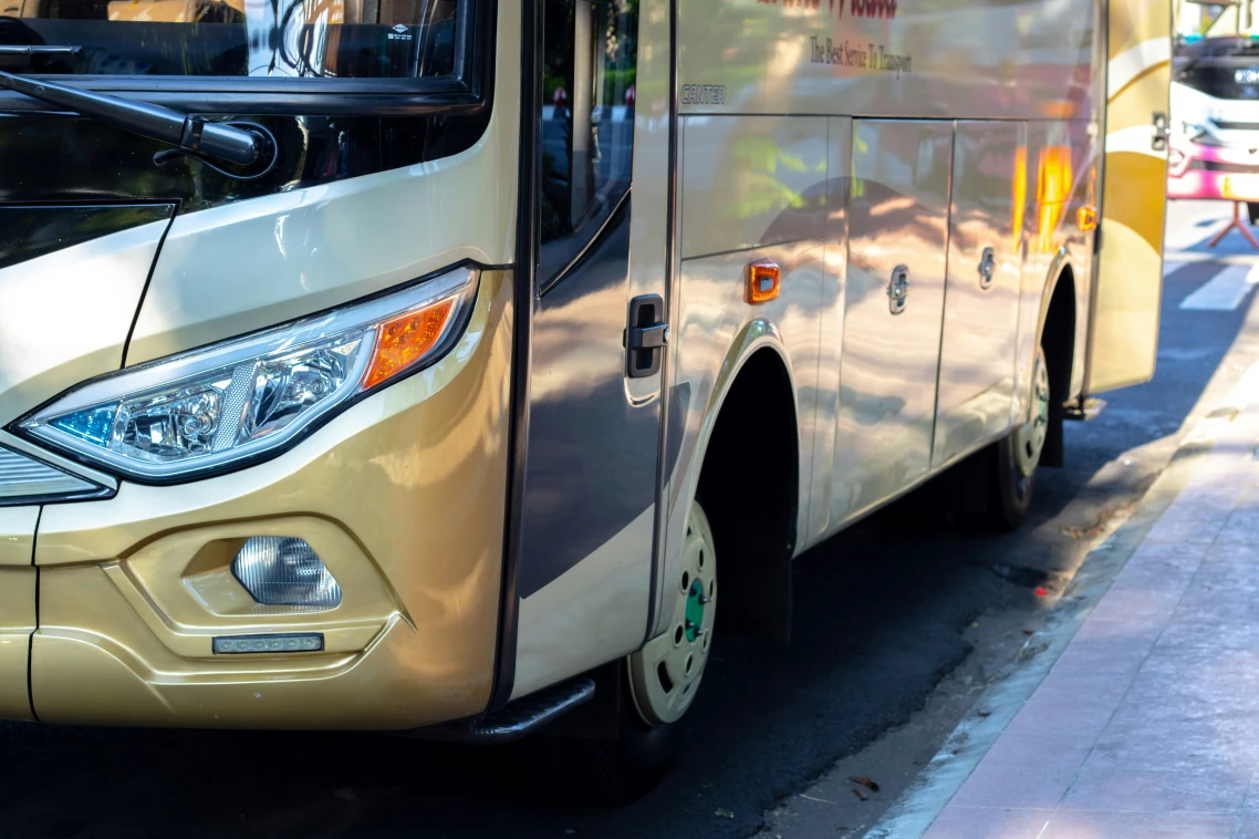 TRANSPORT & TRANSFERS